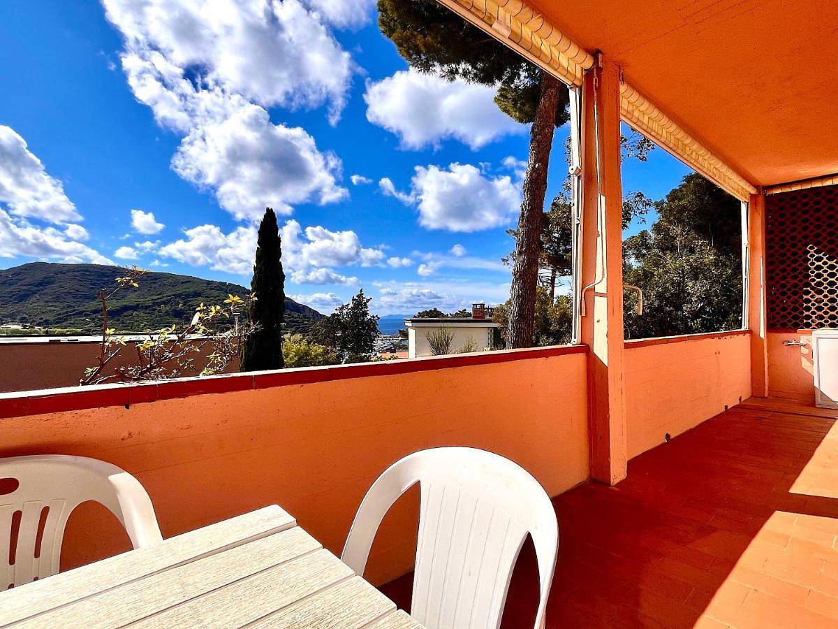 Ganze Wohnung, Two-Bedroom Apartment with Sea View in Marciana Marina, Toskanischer Archipel