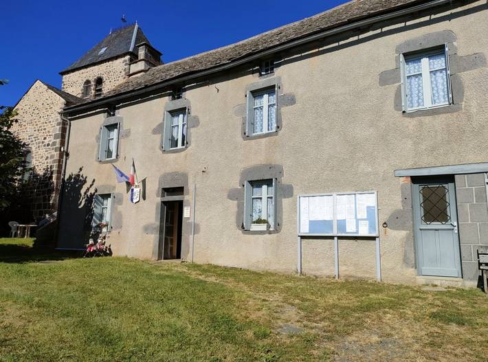 Gîte pour 6 personnes, avec jardin dans Molèdes