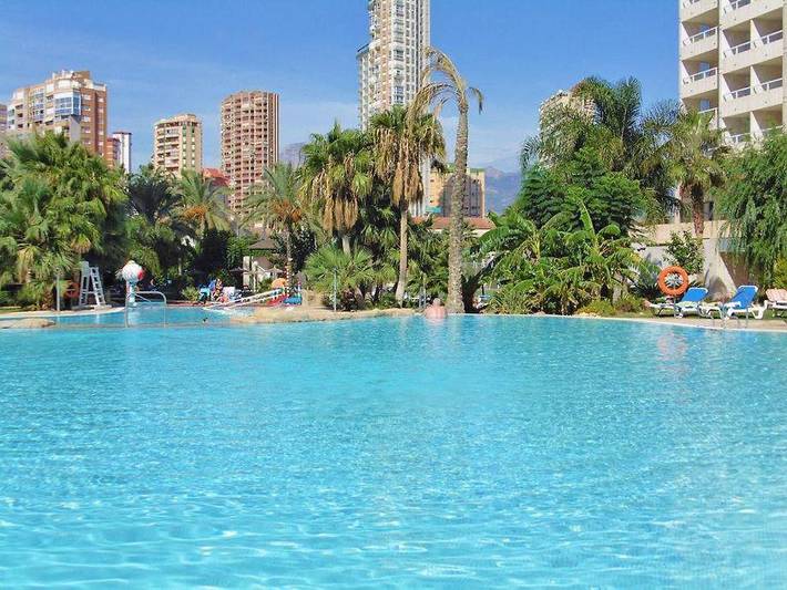 Chalet para 2 personas, con piscina además de balcón y jardín en
