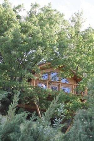 Les Cabanes en Provence in Entrechaux, Parc naturel régional du Mont-Ventoux