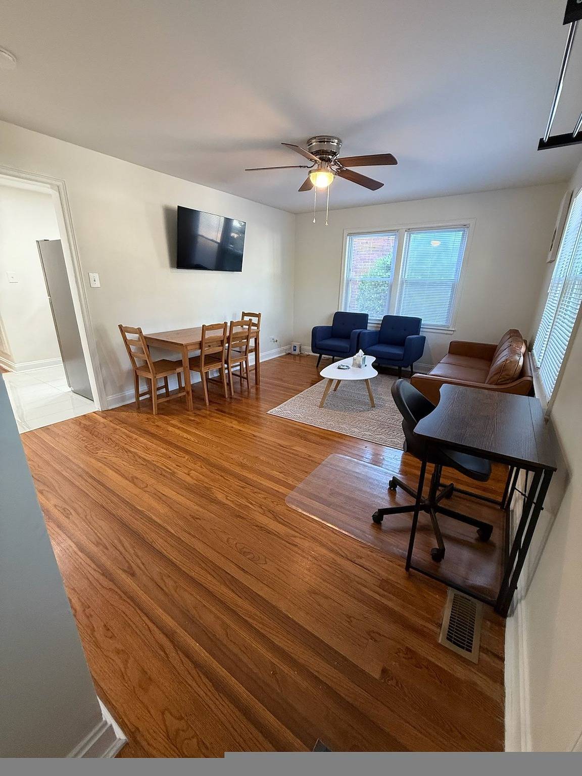 Ganze Wohnung, New & Cozy Durham 2 Bedroom Home B in Durham (NC), Durham County (USA)