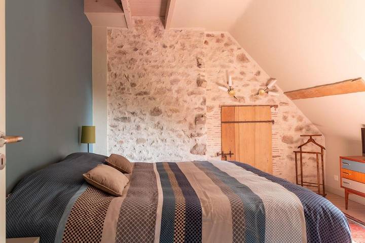 Location de vacances pour 4 personnes, avec vue ainsi que jardin et piscine à Millay - 4