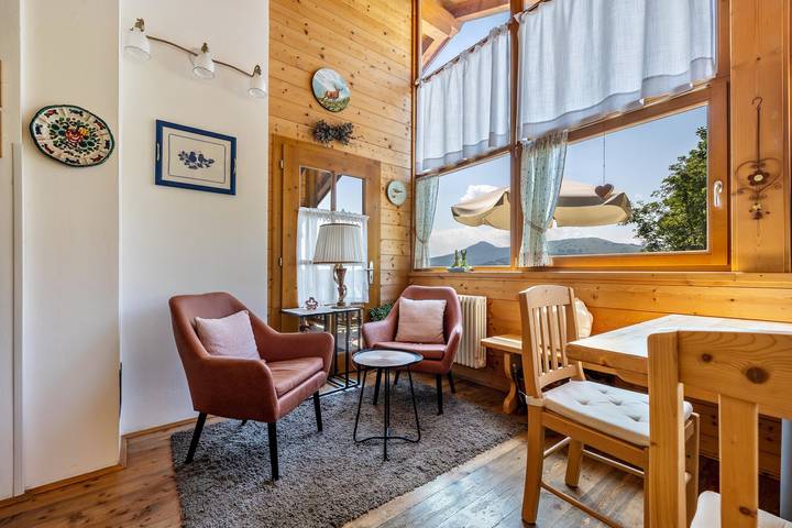 Entire apartment, Apartment 'Monte Altissimo' with Mountain View, Shared Terrace and Wi-Fi in Brentonico, Garda Mountains