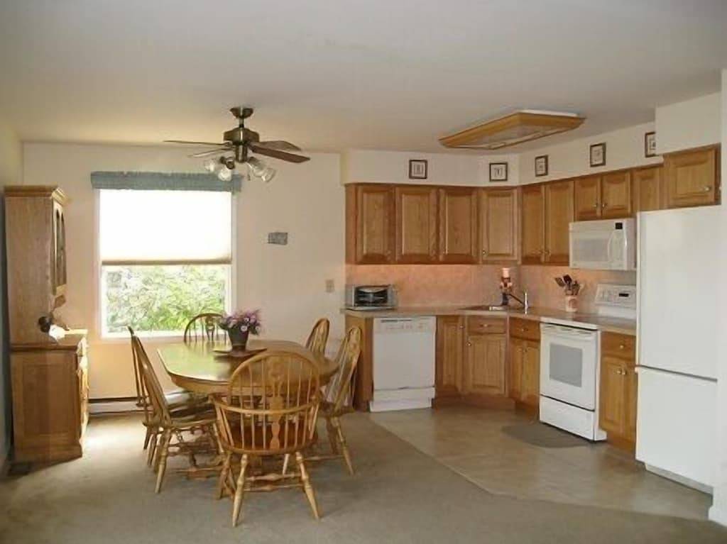 1st Floor Family Home in einer ruhigen Straße, nur einen kurzen Spaziergang vom Strand, Restaurants und Einkaufsmöglichkeiten entfernt in Cape May, Cape May County