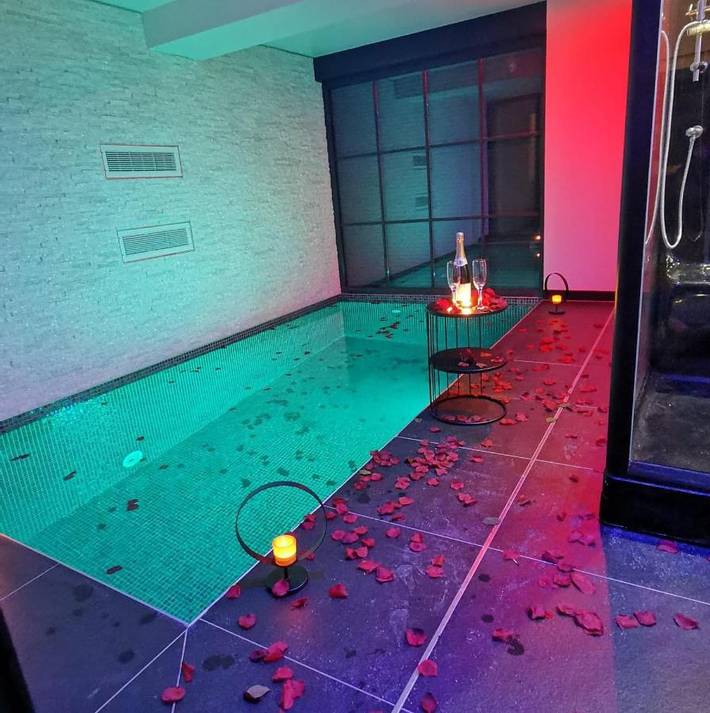 Maison de vacances pour 2 personnes, avec Balcon et Jacuzzi ainsi que Terrasse et Jardin