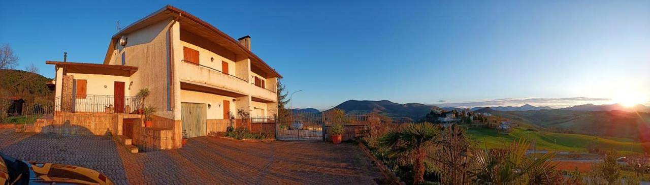 Double Room with Private Bathroom in Arcevia, Ancona Provinz