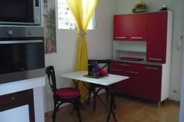 Gîte pour 4 personnes, avec terrasse dans Baignoire de Joséphine