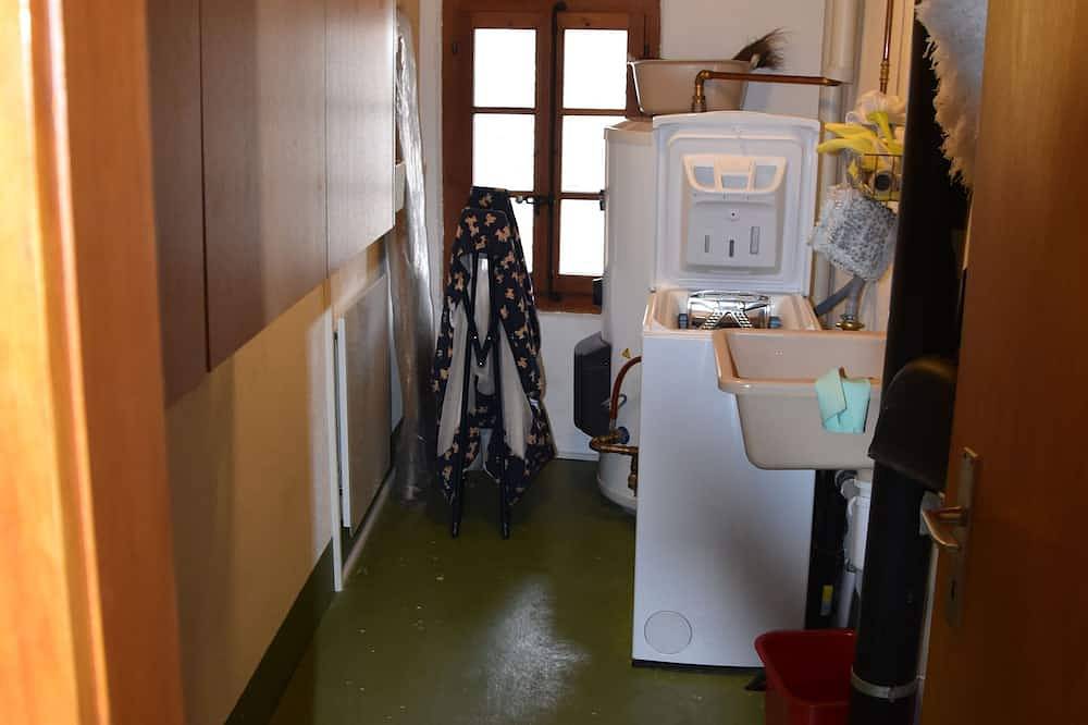 Apartamento entero, Apartamento único en el corazón del casco antiguo de Visp / Wallis in Visp, Alpes del Valais