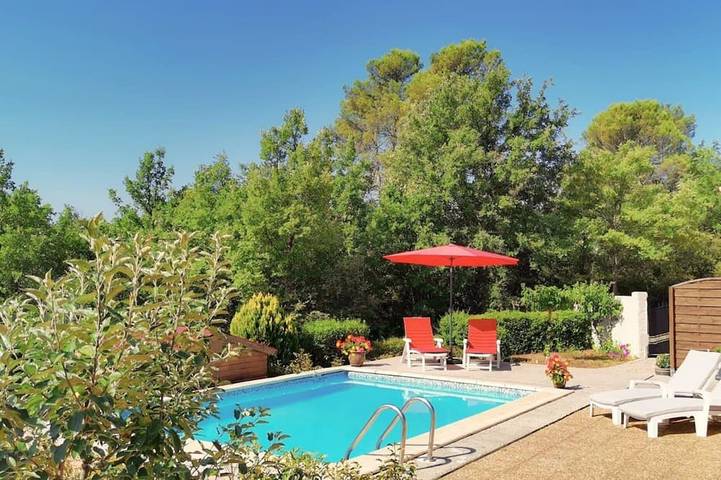 Villa pour 4 personnes, avec terrasse et jardin