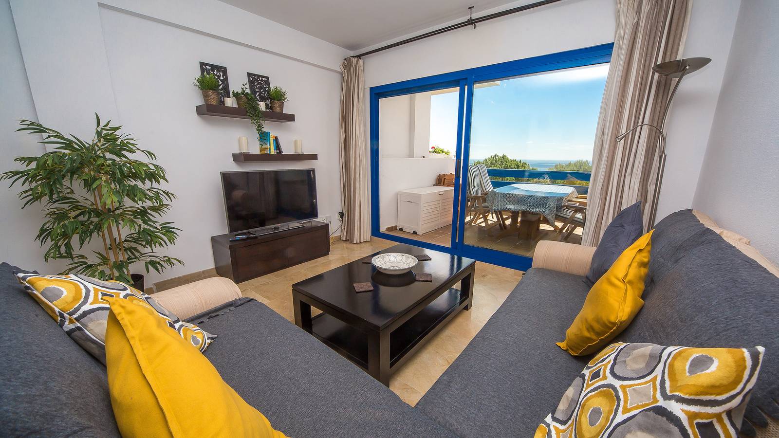 Apartamento entero, Duquesa Suites 303 in Duquesa Regent, Manilva