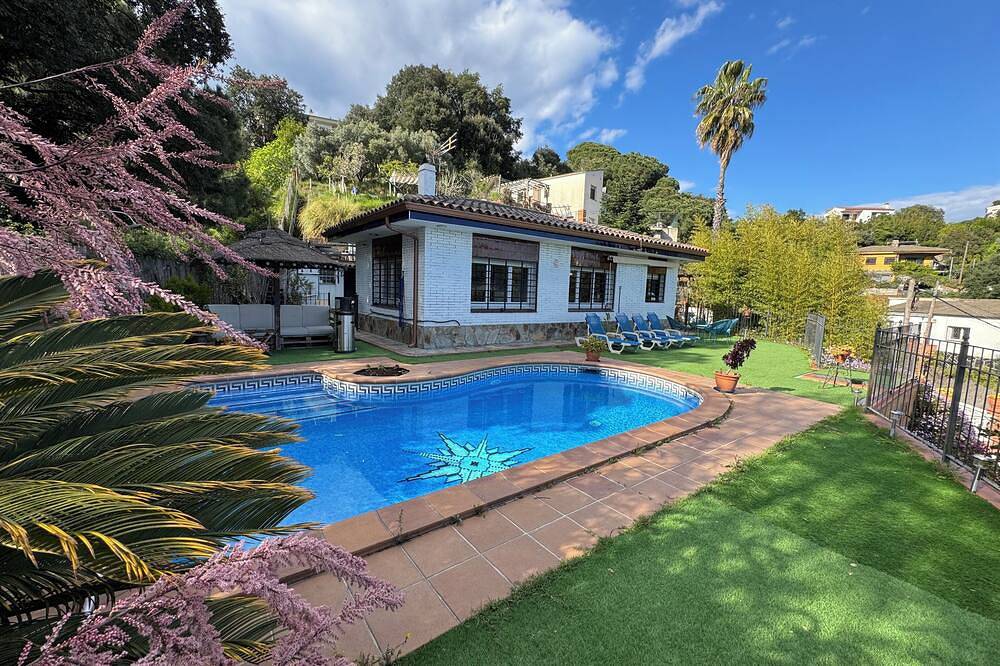 Casa Paraíso Piscina Tranquilidad in San Cipriano de Vallalta, Costa del Maresme