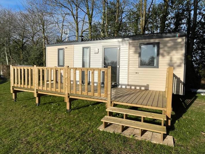 Camping pour 4 personnes, avec Terrasse et Jardin ainsi que Vue et Vue sur le lac