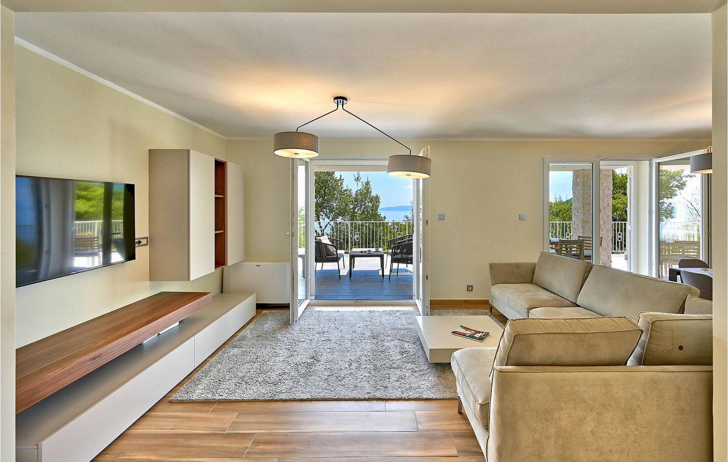 Spacious 150m² Apartment with Pool near Dog Beach in Opatija Riviera