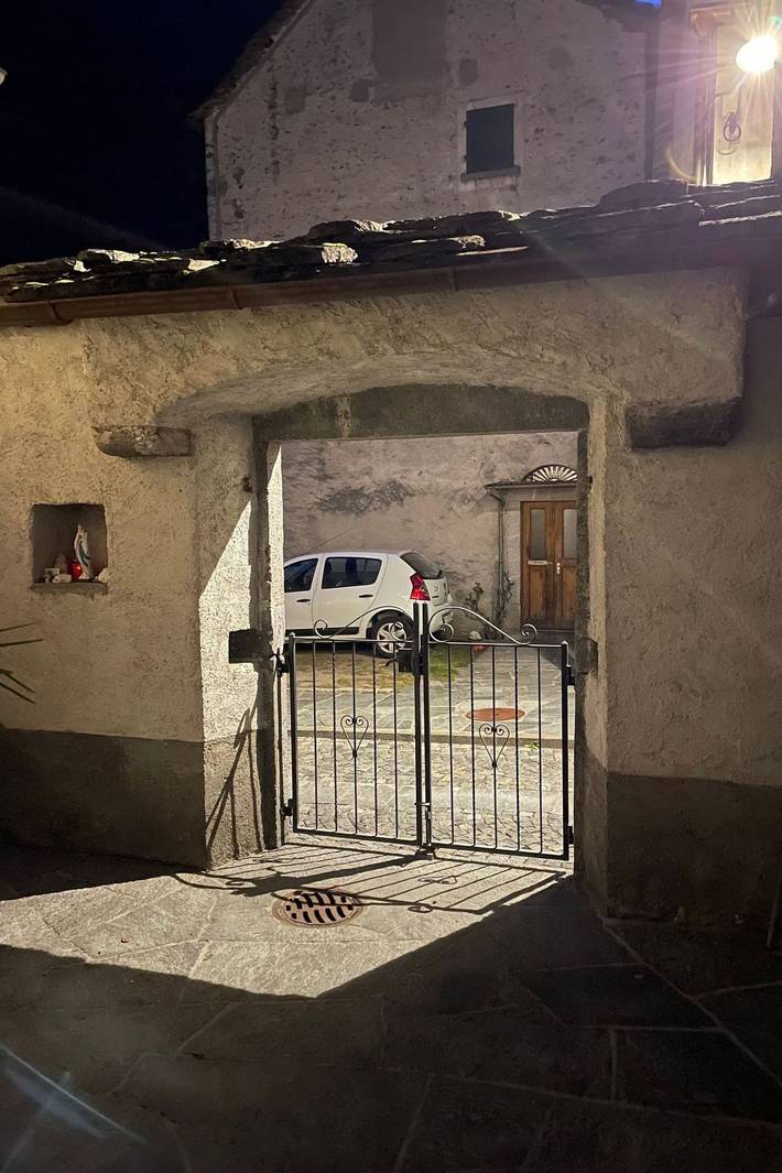Ferienwohnung für 5 Personen, mit Balkon und Terrasse sowie Garten und Ausblick in Cevio