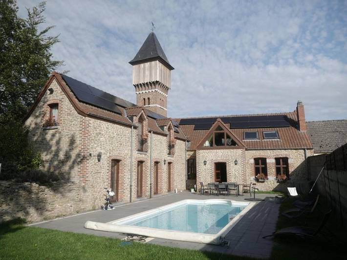 Location de vacances pour 12 personnes, avec Balcon et Jacuzzi ainsi que Terrasse et Jardin à Péruwelz