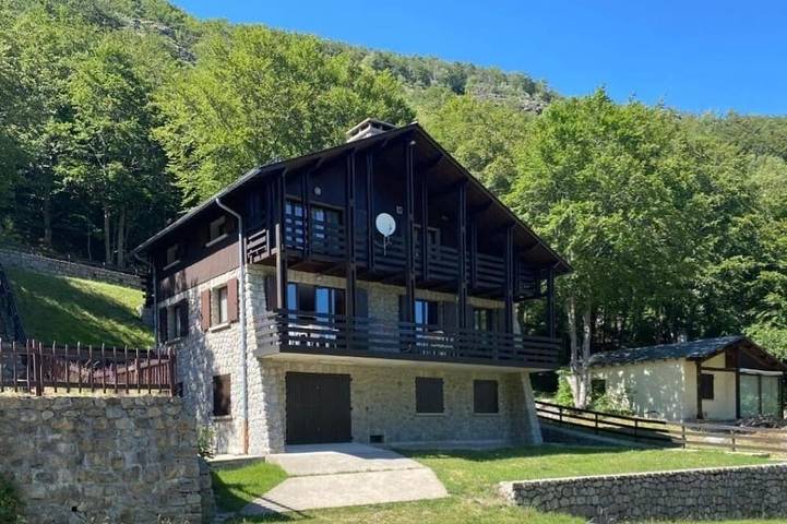 Gîte pour 15 personnes à Pourcharesses