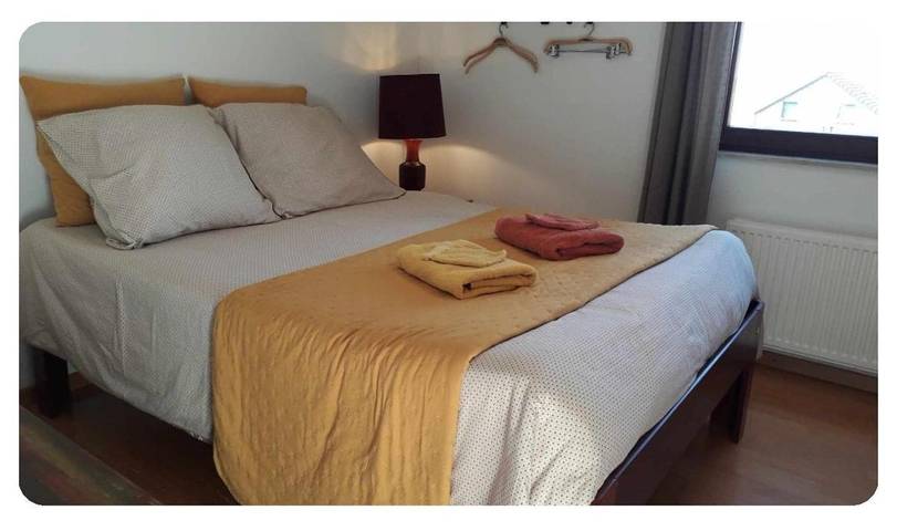 Chambre d’hôte pour 2 personnes, avec terrasse ainsi que vue et jardin
