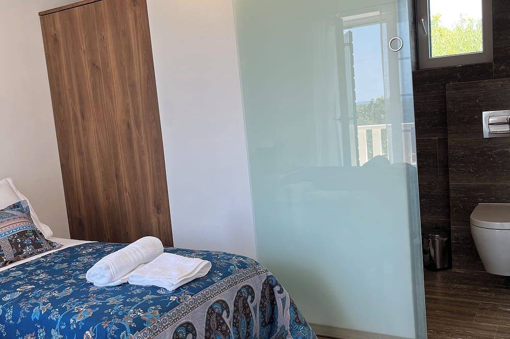 Villa Maslina: Rustic villa in an olive grove facing a bird sanctuary  in Gajac, Pag