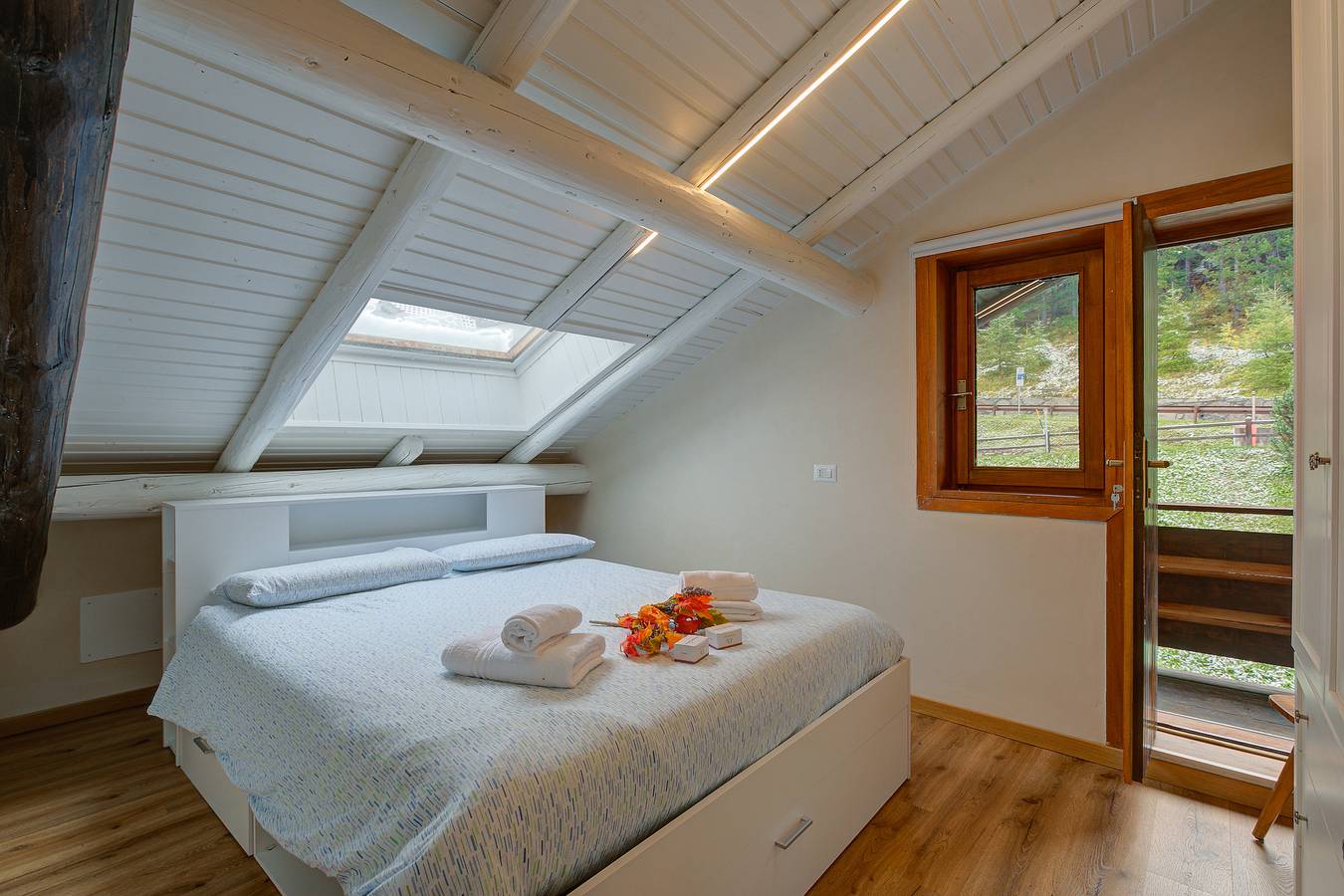 Ganze Wohnung, Appartement mit Bergblick, Terrasse & WiFi - Nähe Skilift in Teola, Livigno