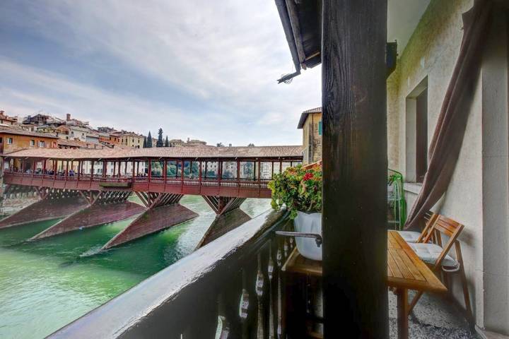 Ferienwohnung für 2 Personen, mit Terrasse und Ausblick in Bassano del Grappa