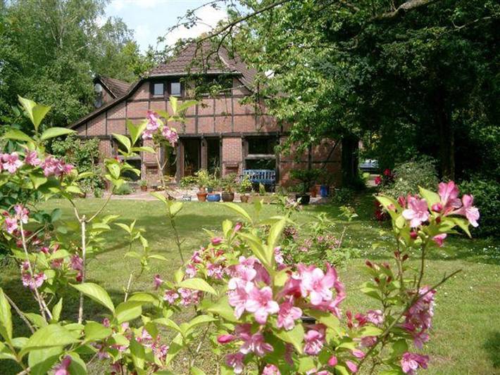 Ferienwohnung für 3 Personen, mit Garten und Terrasse in Wiefelstede - 2