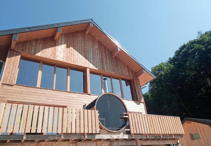 Chambre d’hôte pour 2 personnes, avec Balcon et Terrasse ainsi que Jacuzzi et Jardin dans Station Aillons Margeriaz