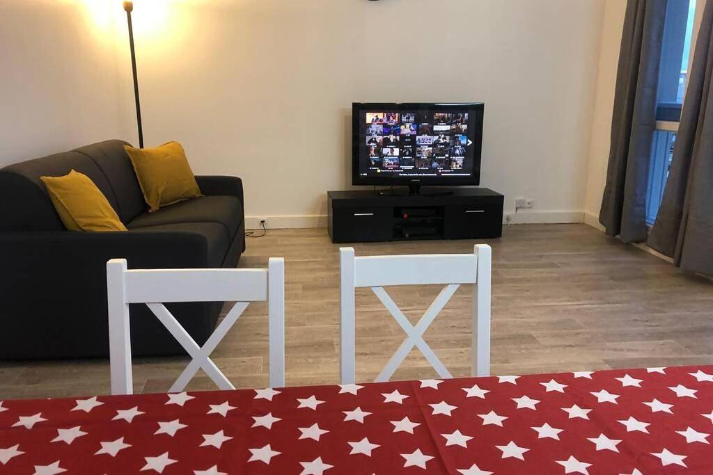 Appartement entier, 02 Bedrooms-Paris-Disneyland-Parking-Rer A 3' in Noisy-le-Grand, Seine-Saint-Denis