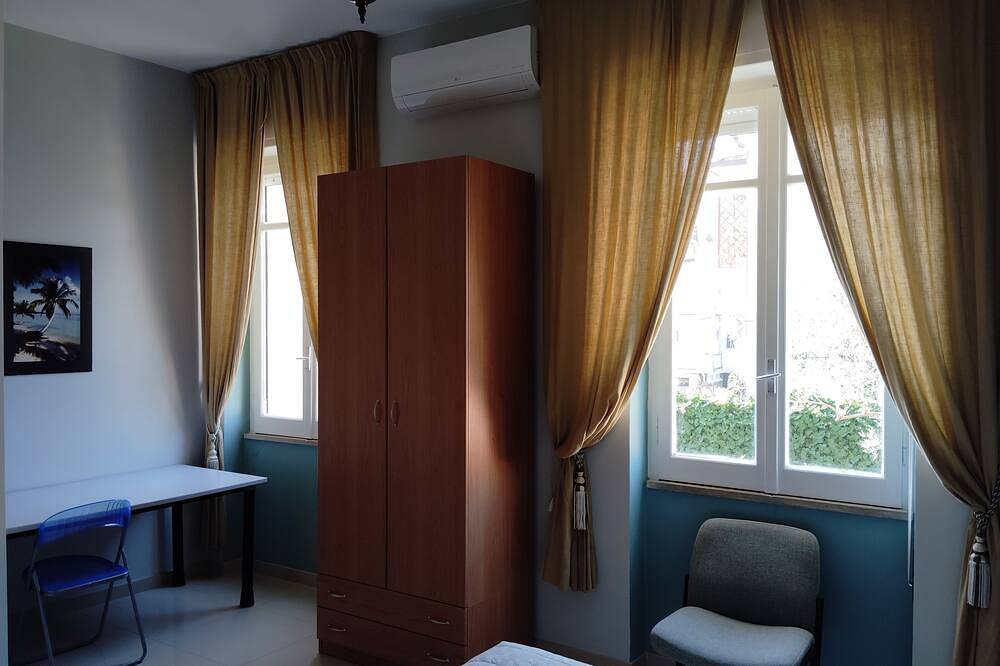 Entire apartment, Short Lets Pescara in Pescara, Pescara Province