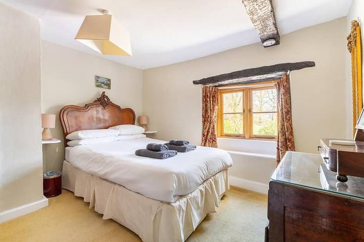 4 Bed in Hawkshead (oc-lr116) in Lake District
