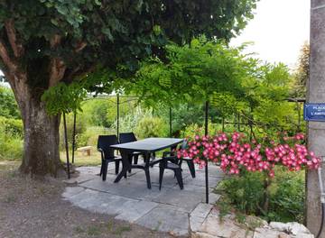 Gîte pour 6 personnes, avec jardin et terrasse à Seigy