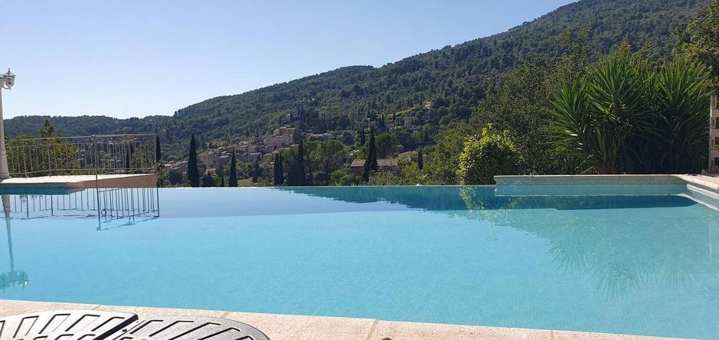 Appartement de vacances pour 2 personnes, avec Balcon et Jacuzzi ainsi que Terrasse et Jardin