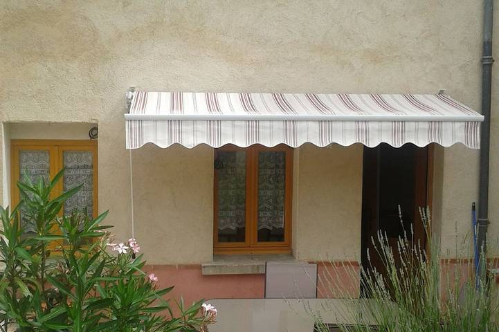 Gîte pour 4 personnes, avec jacuzzi ainsi que terrasse et jardin