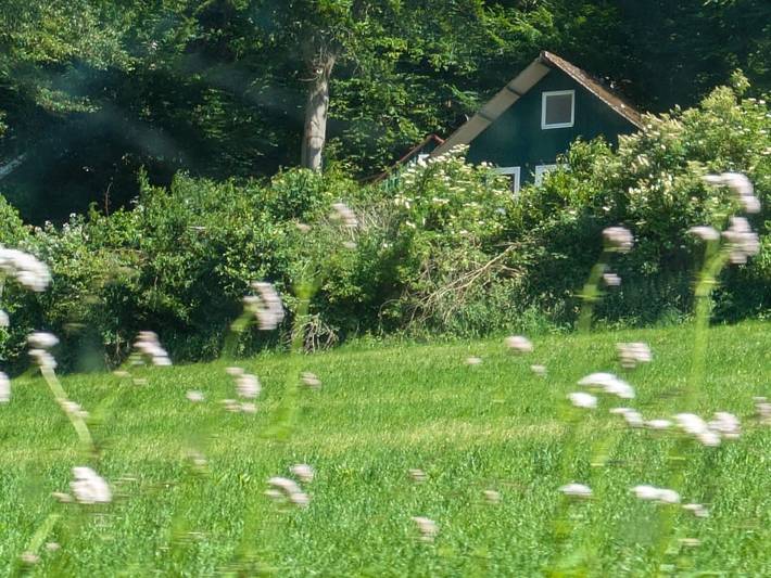 Ferienhaus für 4 Personen, mit Terrasse und Seeblick sowie Garten, kinderfreundlich am Edersee - 2
