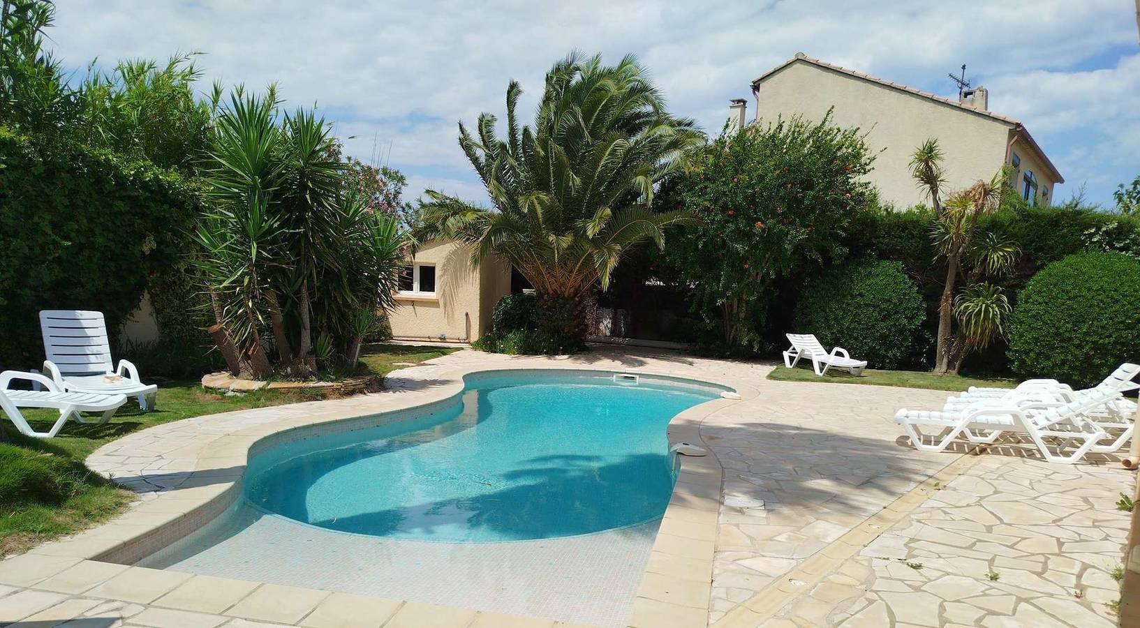 Ganze Ferienwohnung, Superb 3-star 4-bedroom villa with private heated swimming pool 8Palcr in Saint-Cyprien-Plage, Saint-Cyprien