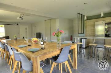 Gîte pour 15 Personnes dans Salles-Arbuissonnas-en-Beaujolais, Région de Villefranche-sur-Saône, Photo 3