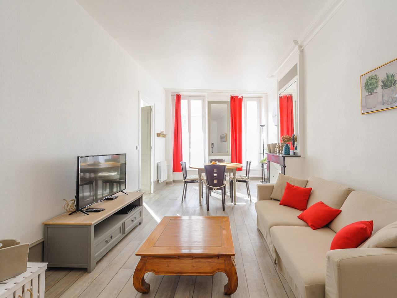 Entire apartment, Cozy Apartment for 2 Near Vieux Port and Beach in La Rochelle, La Rochelle region