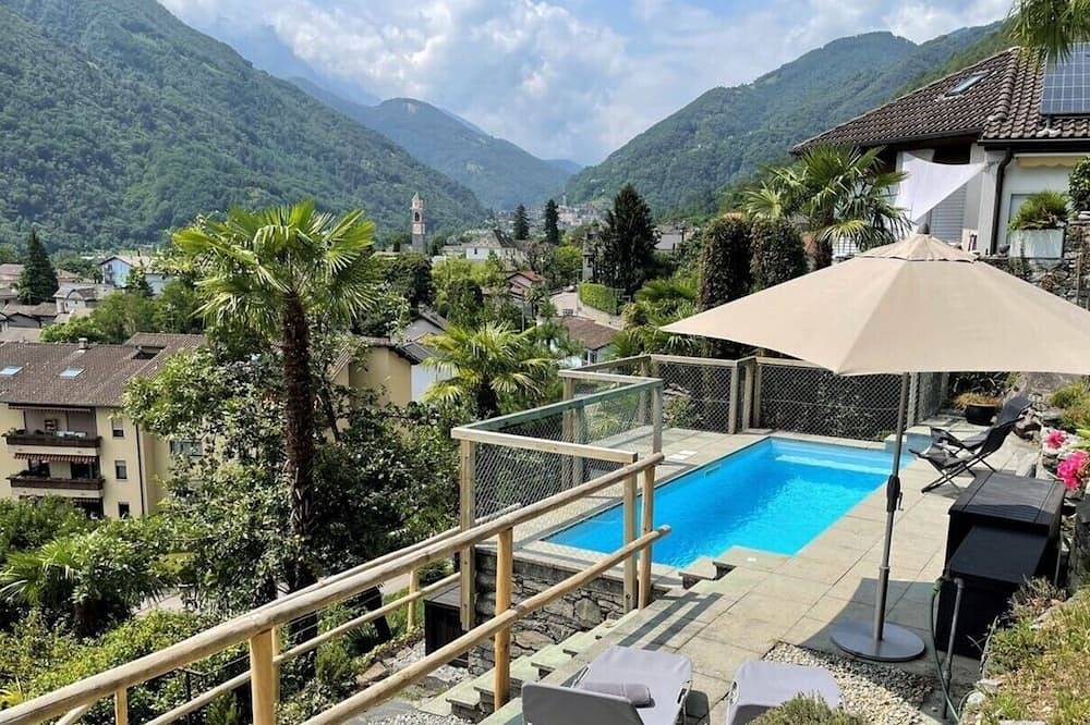Idyllisches Ferienhaus mit Privatpool in traumhafter mediterraner Umgebung in Terre di Pedemonte, Tessiner Alpen