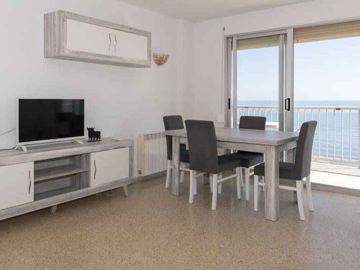 Ganze Wohnung, Geräumiges Strandapartment in Cullera, 3 Schlafzimmer, Nahe Geschäfte in Platja de Sant Antoni (Cullera), Cullera