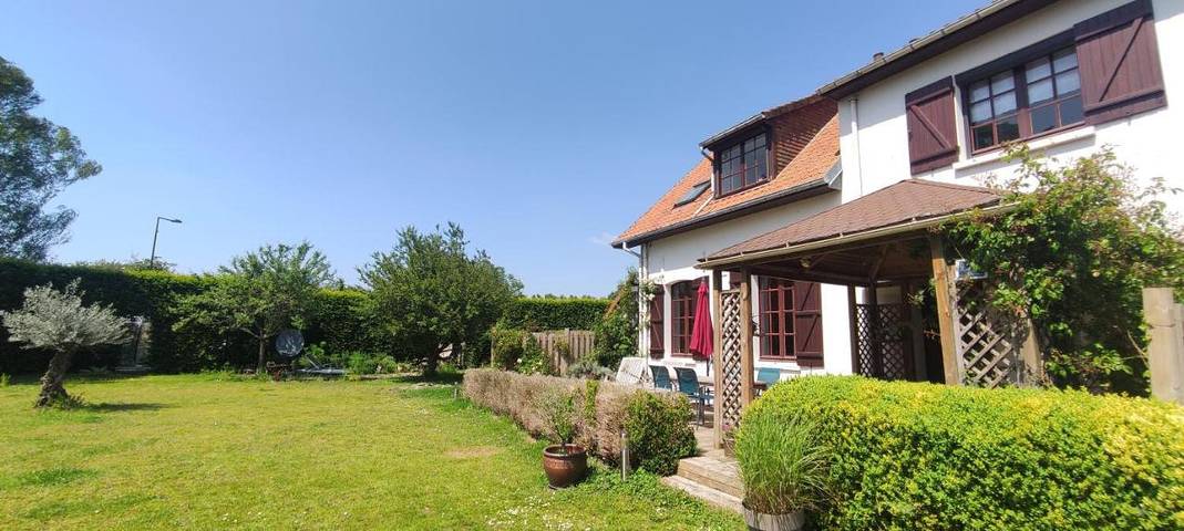 Location de vacances pour 6 personnes, avec vue et jardin à Saint-Quentin-en-Tourmont - 2