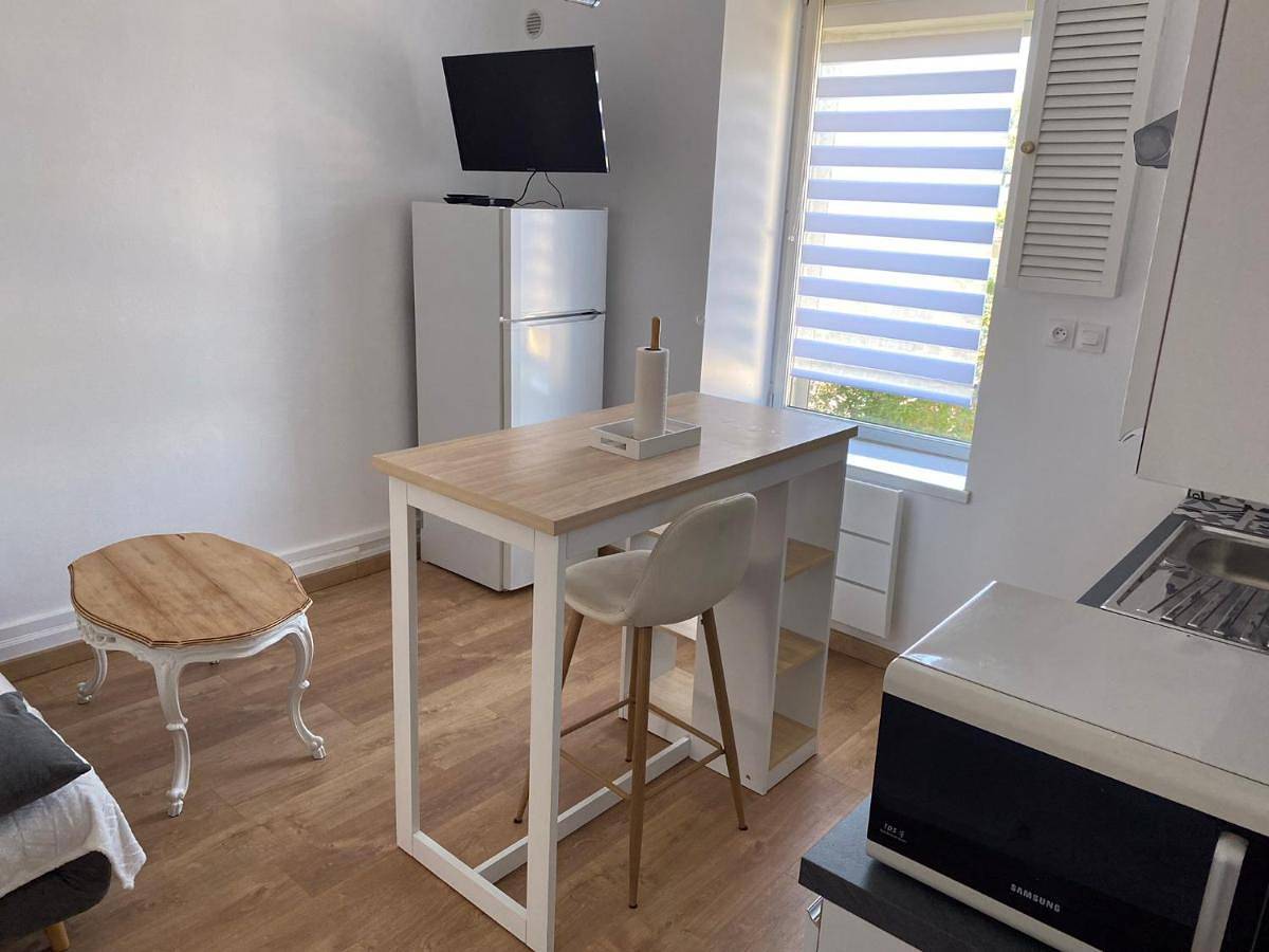 Appartement entier, One-Bedroom Apartment in Frouard, Région de Nancy