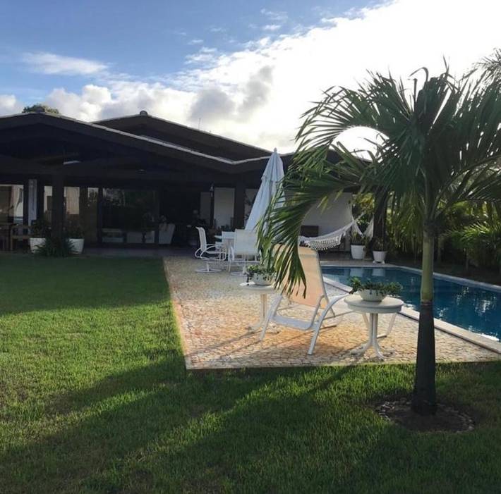 Casas e apartamentos de temporada para 10 pessoas, com vista e terraço e ainda piscina em Arembepe