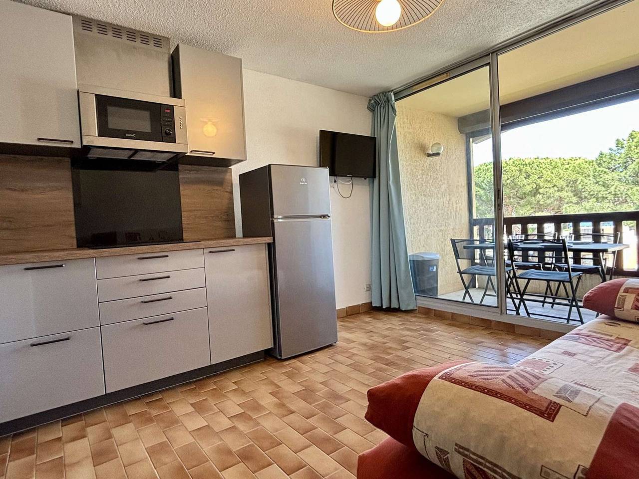 Entire apartment, Studio Near Beach with Pool, Parking, and Balcony - Sleeps 4 in La Côte Vermeille, Argelès-sur-Mer