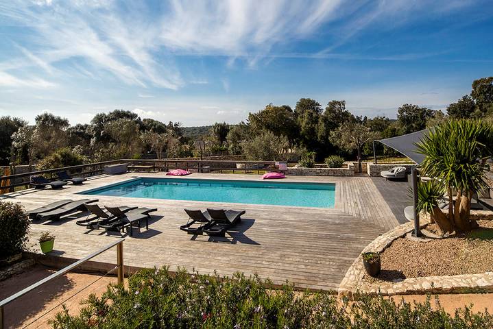 Gîte pour 4 personnes, avec piscine ainsi que jardin et terrasse