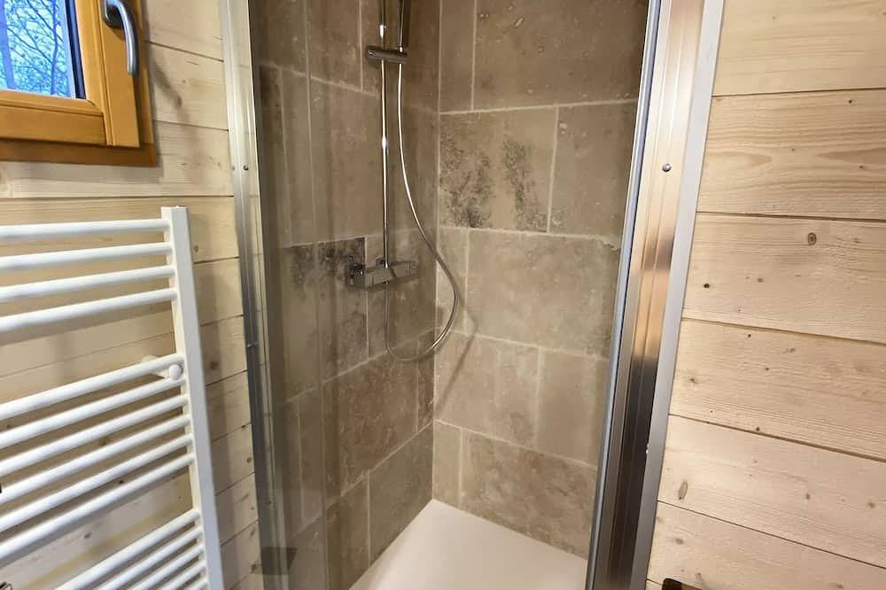 Cabane sur l'eau avec bain nordique privatif 2 Ã  4 personnes - 2 pers. inclus dans le tarif in Beauchamps, Région d'Abbeville