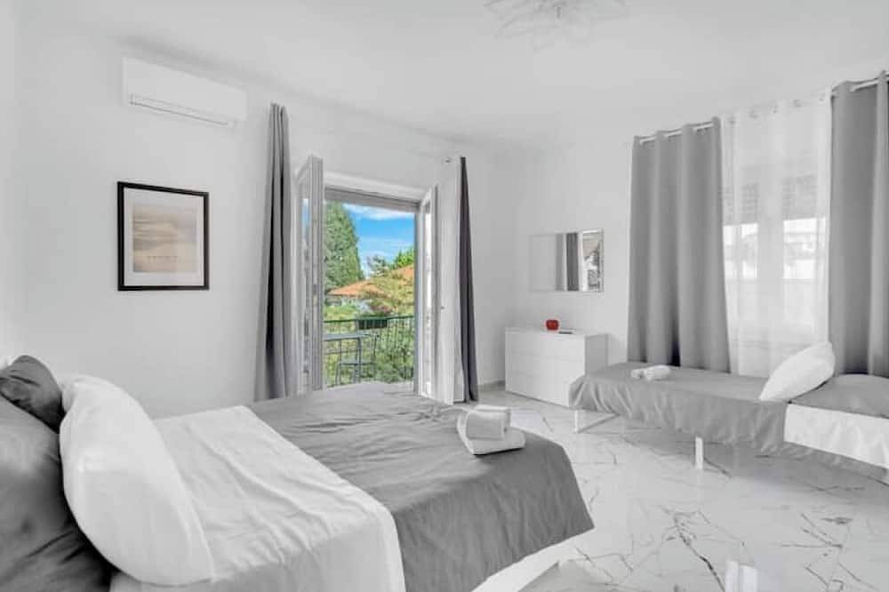 Elegant Suite with Balcony, Lake View, Wi-Fi and Free Parking in Arona (Lago Maggiore), Municipio de Arona