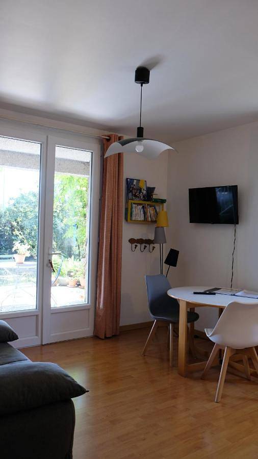 Gîte pour 3 personnes, avec terrasse et jardin à Castelginest - 3