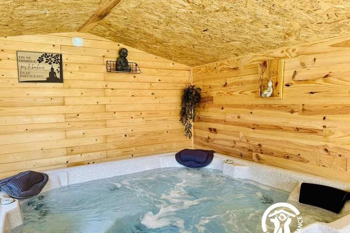 Maison de vacances pour 6 personnes, avec jacuzzi et jardin à Trèbes