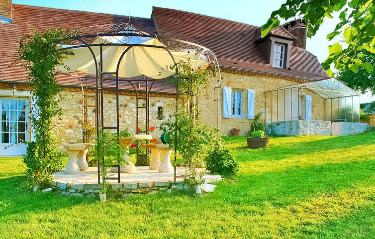 Location de vacances pour 6 personnes, avec terrasse et piscine à Simeyrols - 3