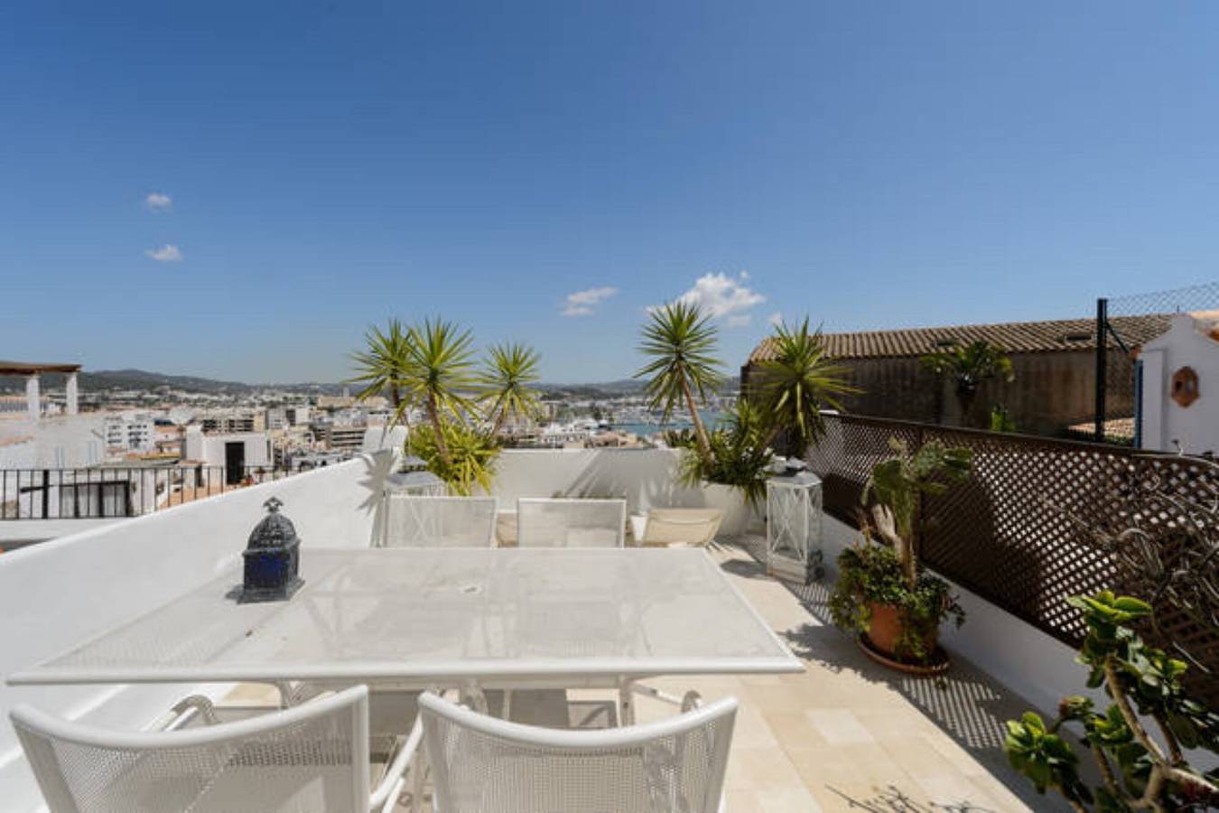 Entire apartment, Apartment 'Dalt Vila' with Sea View, Wi-Fi and Air Conditioning in Dalt Vila, Ibiza (Municipality)
