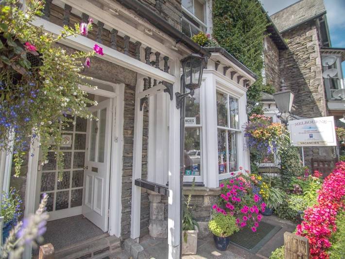 Bed and breakfast for 2 people, with view in Bowness-on-Windermere